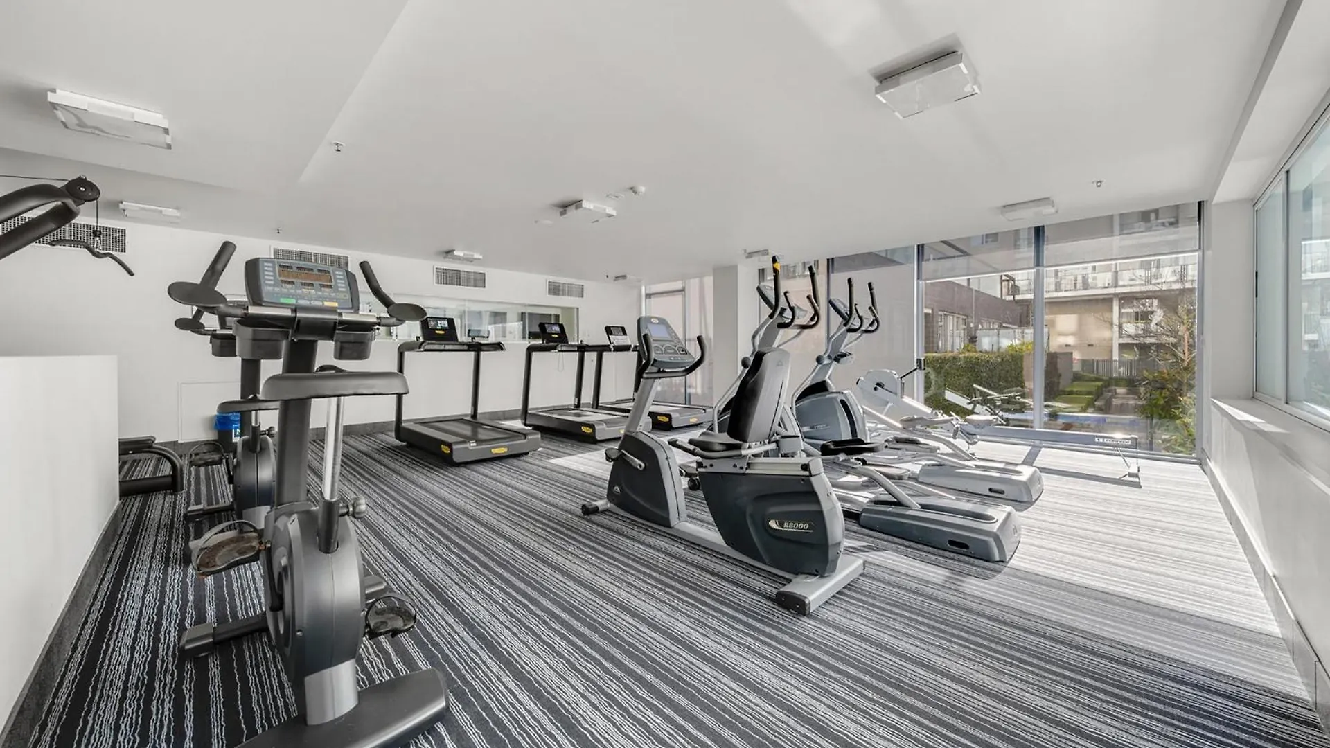 Central 1-Bed With Parking Bbq And Indoor Pool kontakter